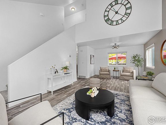 5th image of 1071 Lavender Ave