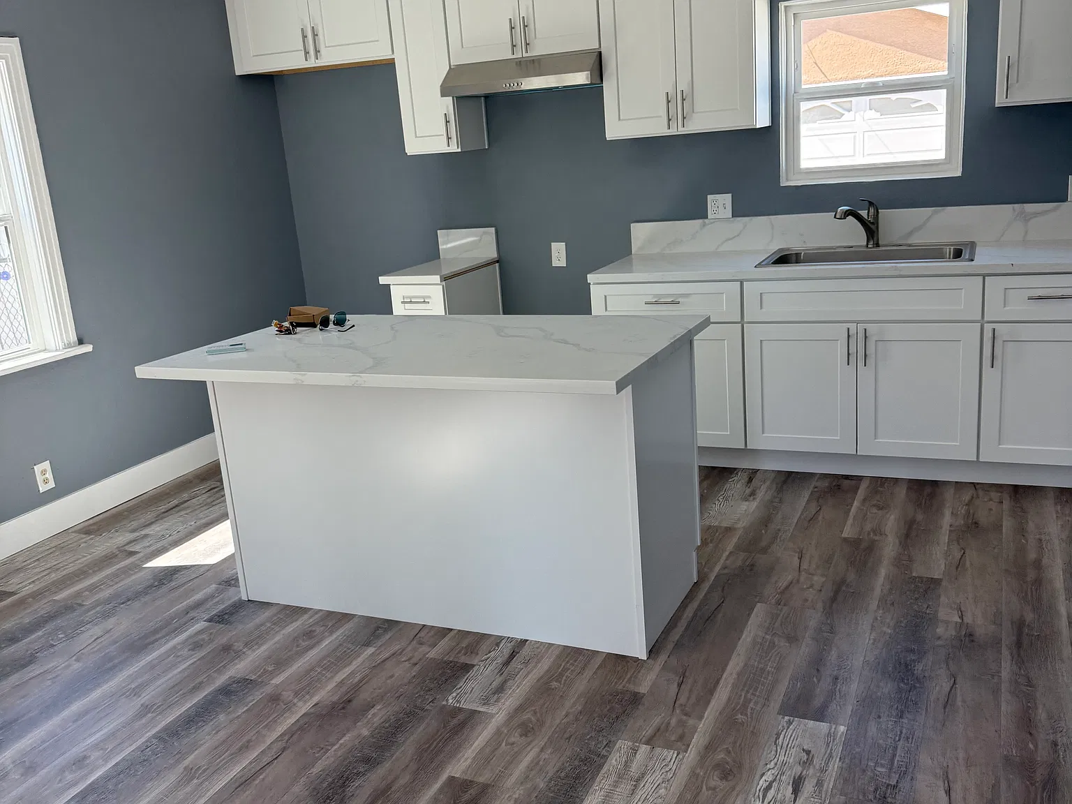 2 bed, 1100 sqft, $3,050 — Photo 1