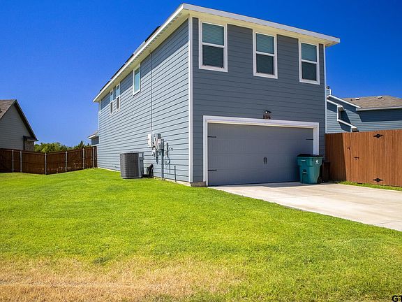 5th image of 4036 Aurora Ln