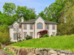 2701 Deer St, Mohegan Lake, NY 10547