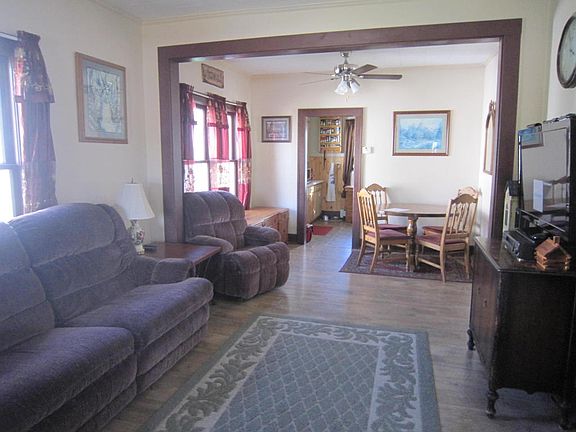 3rd image of 209 W Avenue A