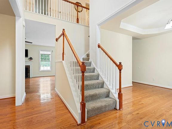 4th image of 8381 Town Hall Ct