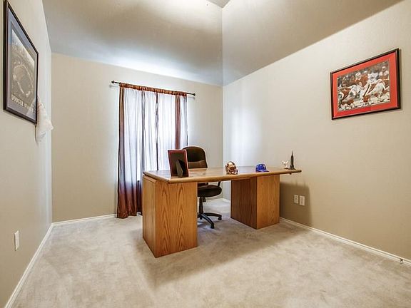 5th image of 668 S Heights Dr