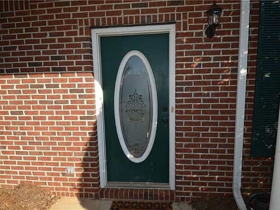 4th image of 854 Harvard Dr