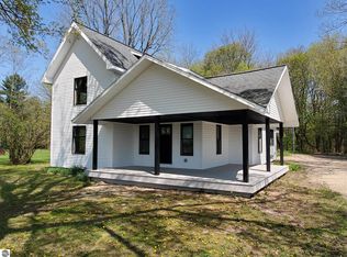 229 W Main St, Blanchard, MI 49310