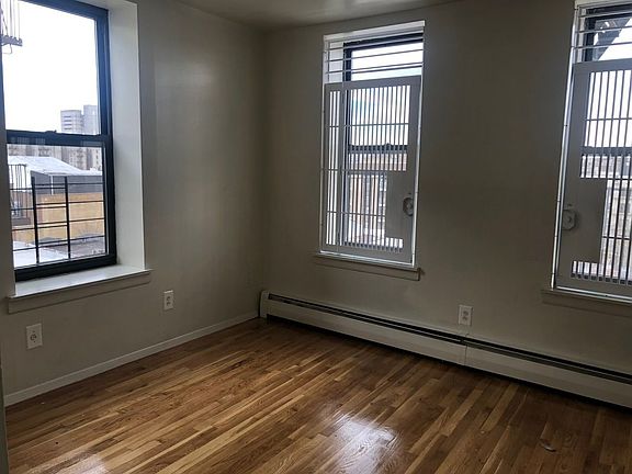3rd image of 309 E 164th St APT 5B