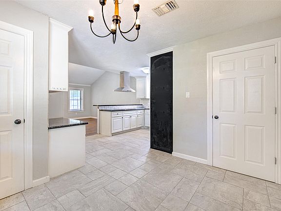 5th image of 7306 Cottonwood Dr