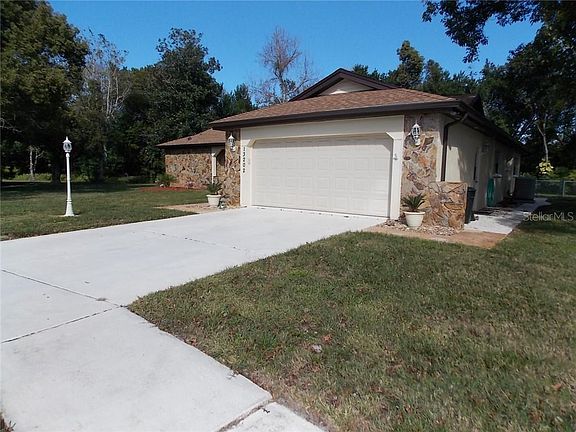 3rd image of 13202 Shadberry Ln