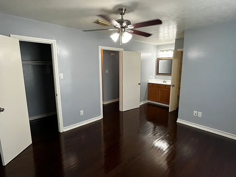 1013 Ruthven St — Photo 17