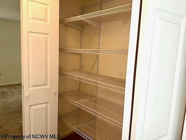 1392 Bennett Dr — Photo 13