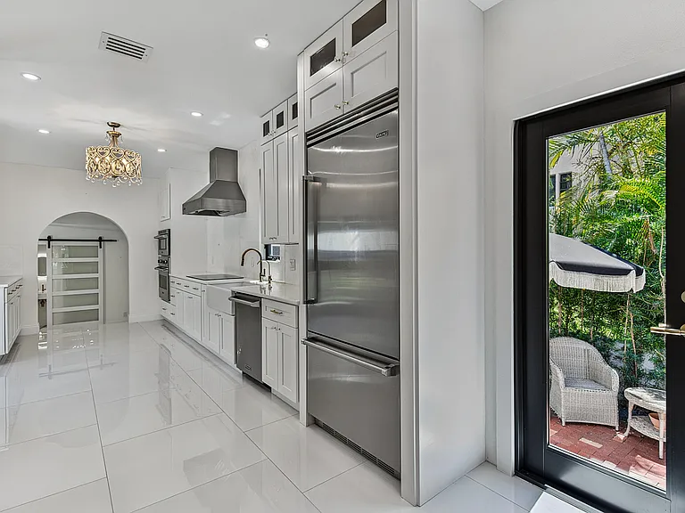 1010 N Rio Vista Blvd — Photo 9