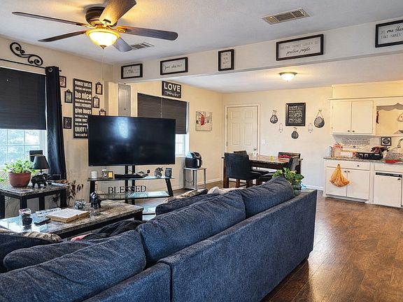2nd image of 108 S Ellis Ave