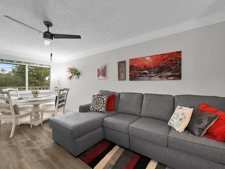 31 Lake Vista Trl #205 — Photo 7