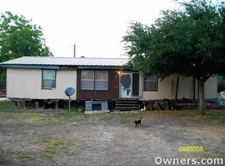 210 N Lakeside Dr, Mathis, TX 78368