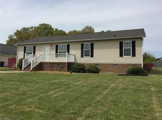 1128 Apple St, Burlington, NC 27217