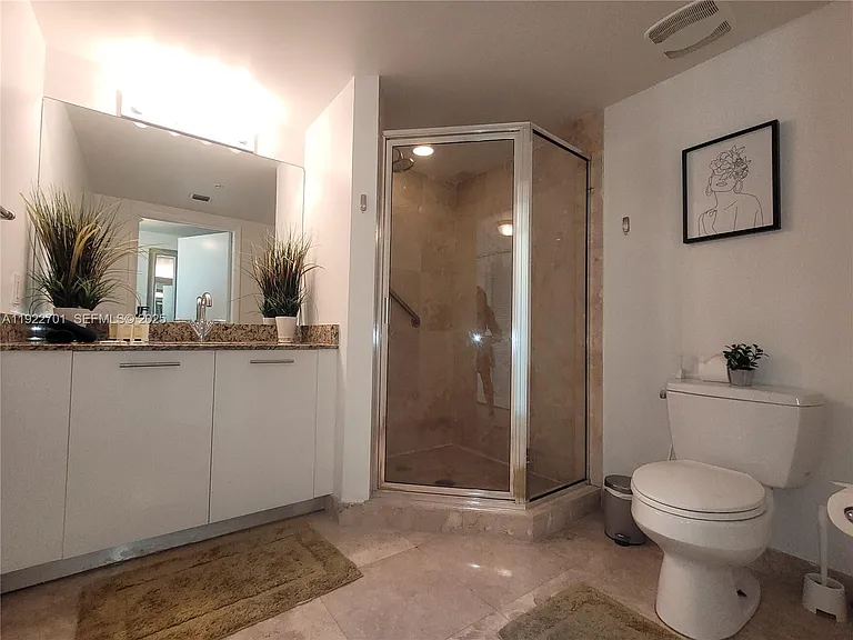 41 SE 5th St #710 — Photo 9