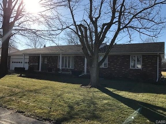 3rd image of 613 Stichter St