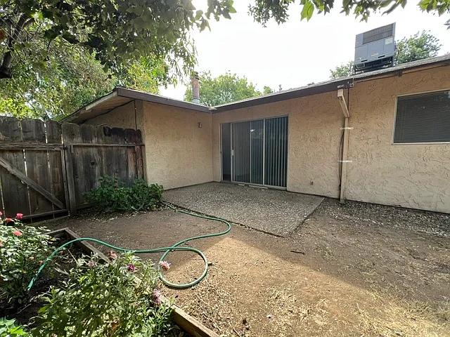 2907 Jolyn Way #B — Photo 27