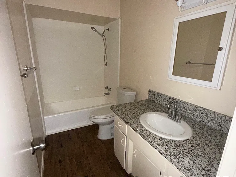 5110 Hunter Ave #10 — Photo 4
