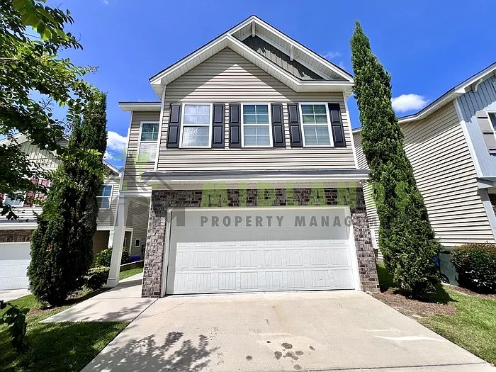 3 bed, 2.5 bath, 1870 sqft, $1,900 — Photo 1