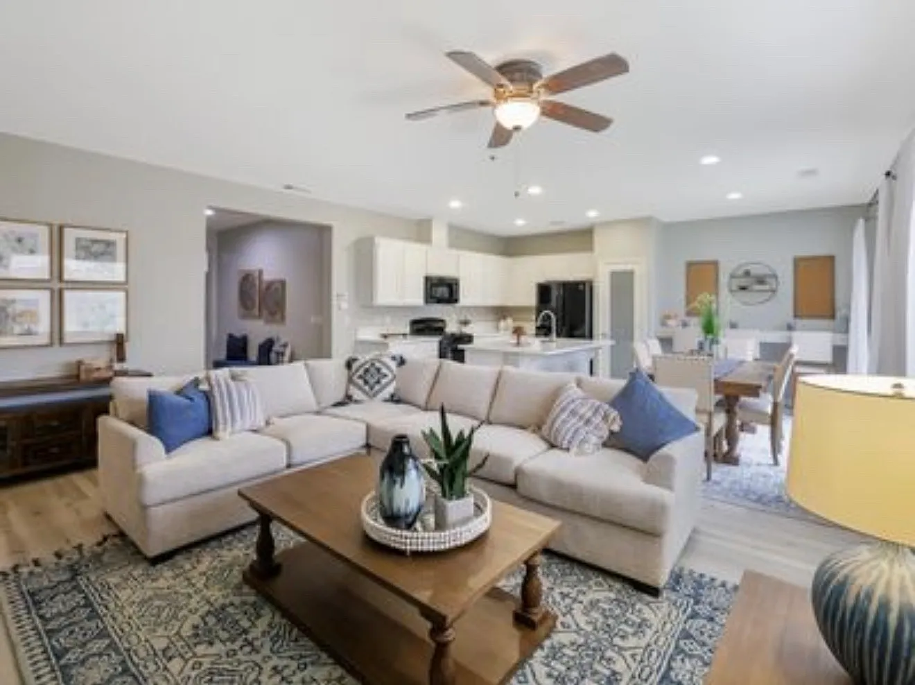 3 bed, 1395 sqft, $3,000 — Photo 4