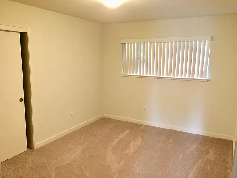 1020 Florence Ln #14 — Photo 5
