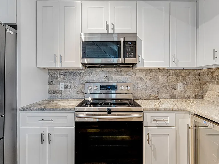 10008 Calle De Palencia — Photo 11