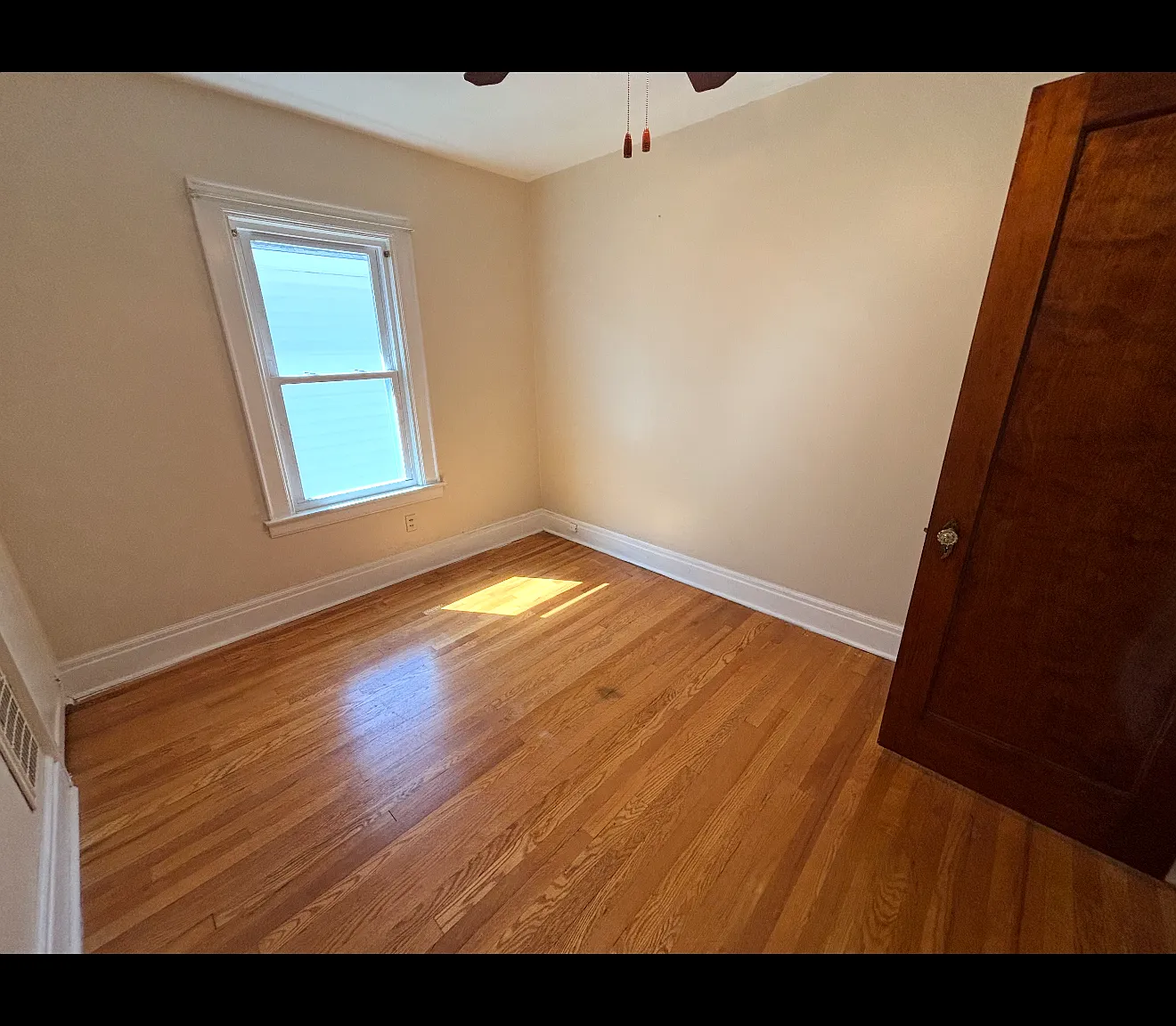 3 bed, $1,800 — Photo 4