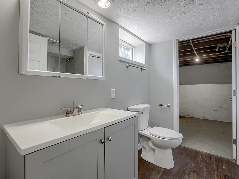 1240 S 15th St — Photo 16