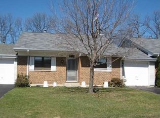 23W406 Greenbriar Dr, Naperville, IL 60540