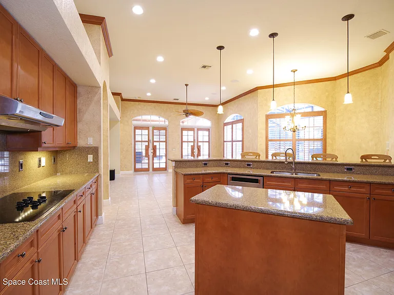 9400 Scarborough Ct — Photo 13