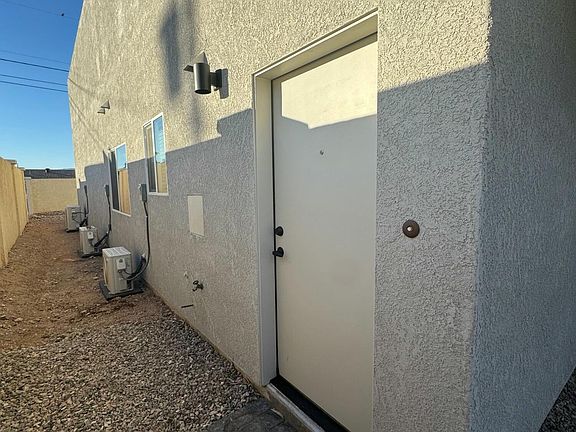 2nd image of 1936 Mimosa Dr #B