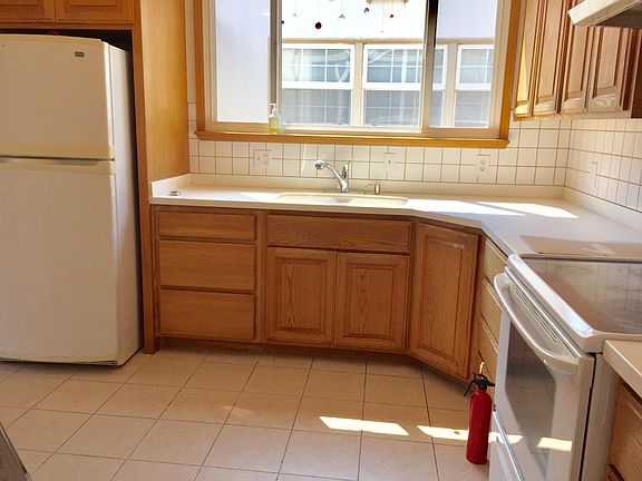 3rd image of 1006 S Mayfair Ave