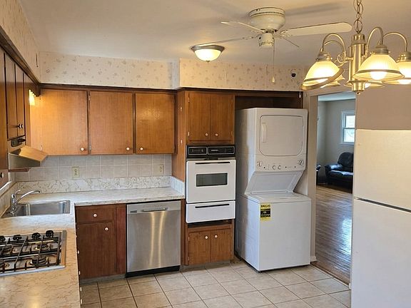 2nd image of 65 Tower Rd #2