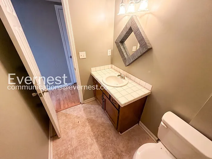 716 Brookview Dr — Photo 18