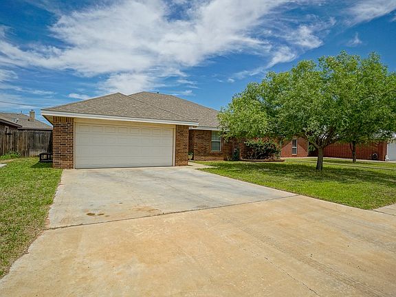 2nd image of 404 Idlewilde Dr