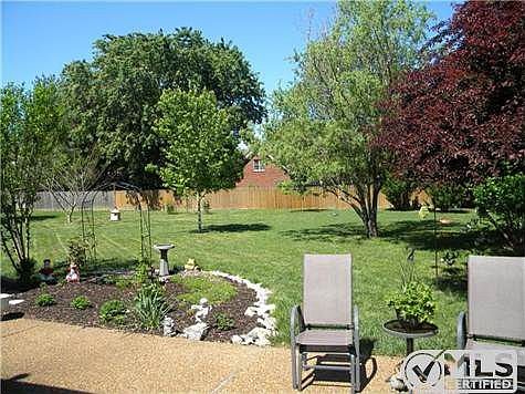 2nd image of 828 Countrywood Dr