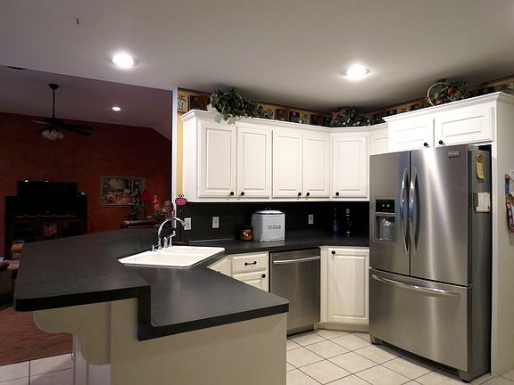 4th image of 107 Paluxy Dr