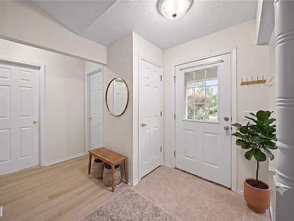4th image of 4 Winters Ln
