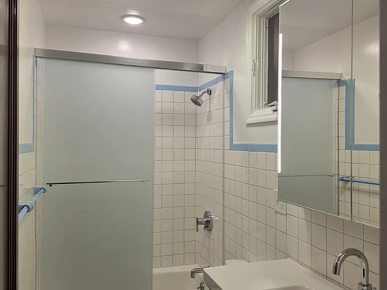 54 N Front St #A — Photo 4
