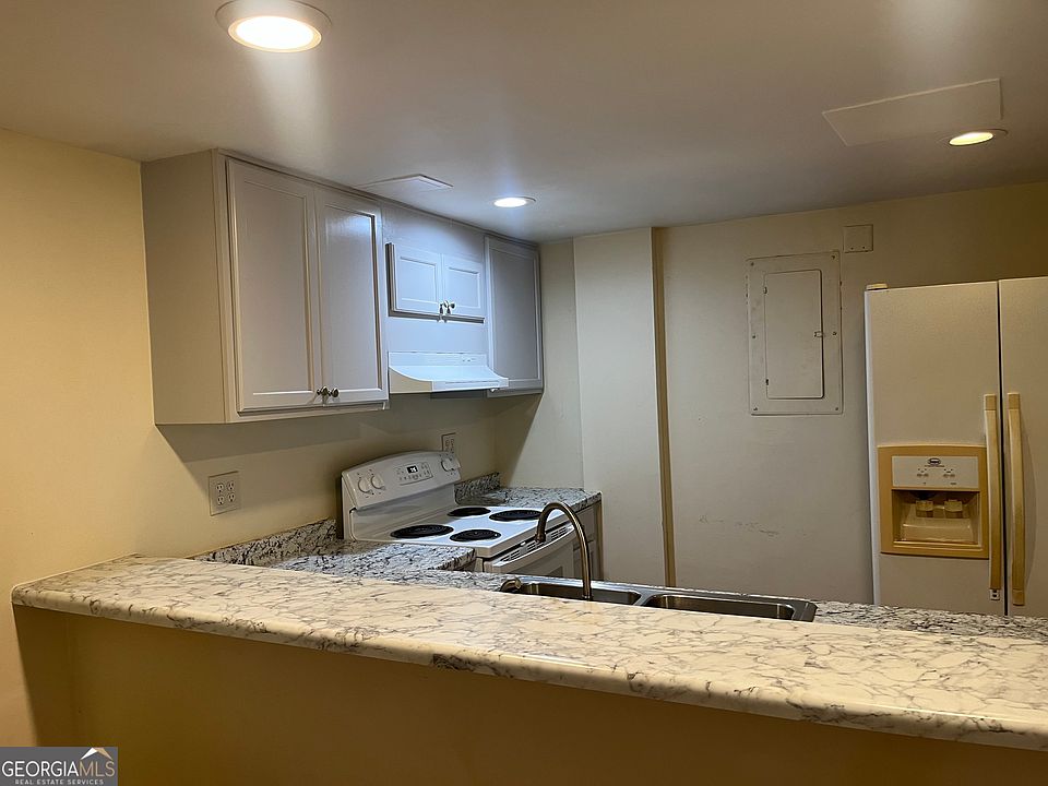 1st image of 416 Barbashela Dr