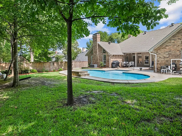 1830 Bent Tree Ln — Photo 2