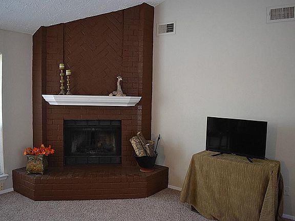 5th image of 15722 Crystal Grove Dr