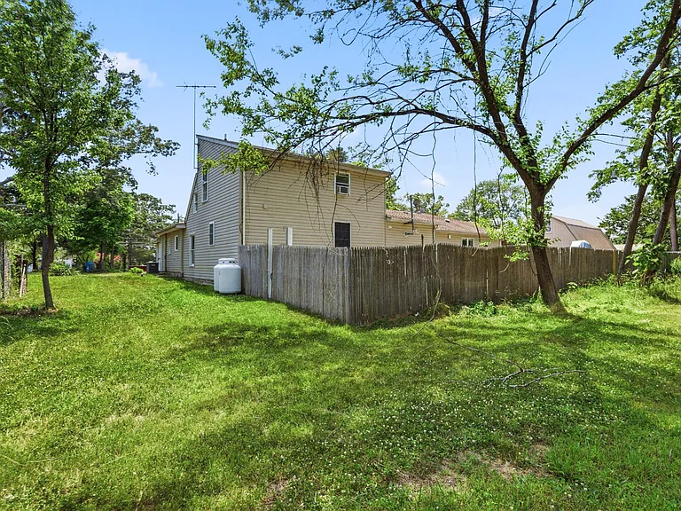 8304 Dangerfield Pl — Photo 46