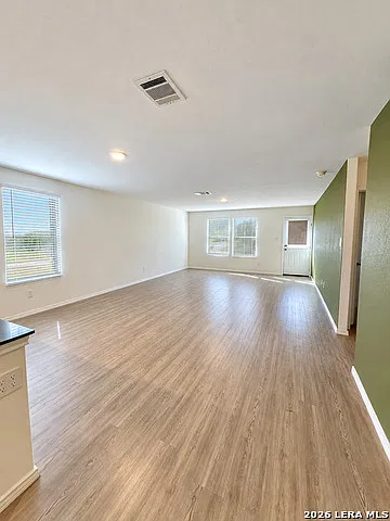 3 bed, 2.0 bath, 1498 sqft, $1,950 — Photo 3