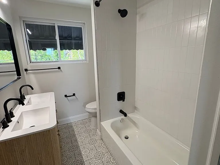 4400 Asbury Ave — Photo 11