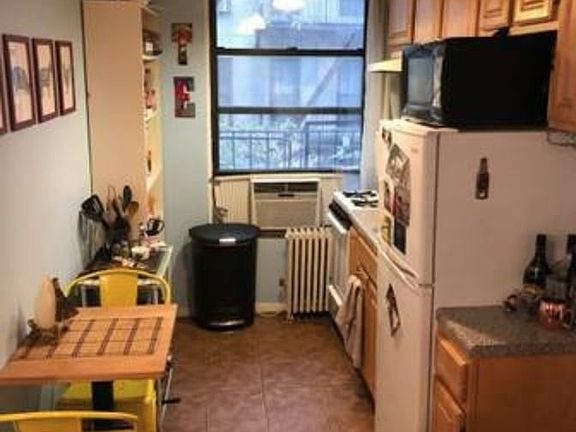 4th image of 153 W 10th St APT 8