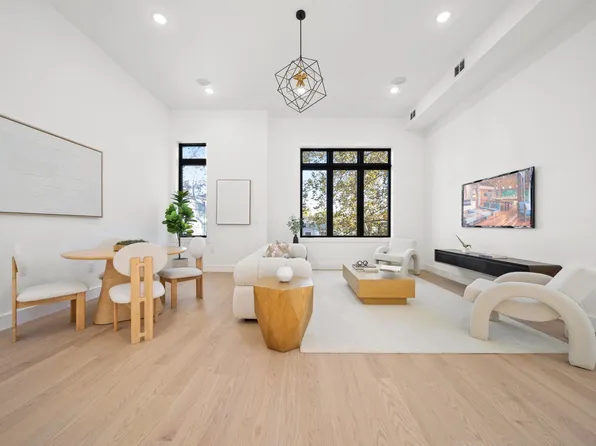 13 Lienau Place image 5 of 34