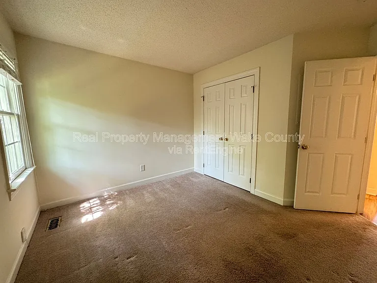 4328 Bartholomew Cir — Photo 20