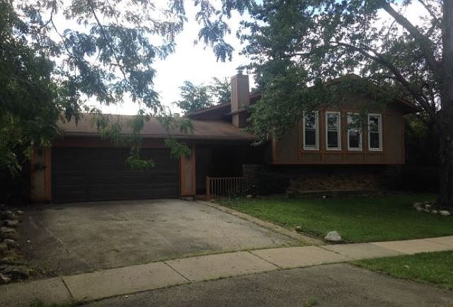 1st image of 107 E Robinhood Way